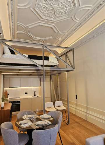 T0 Como NOVO e Pronto a Habitar no Centro Histórico do Porto (Aliados)