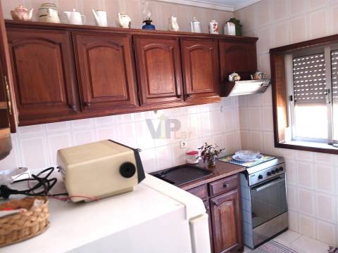 Moradia T4 c/ Cozinha Regional, quintal e anexo - Paranhos (Porto)