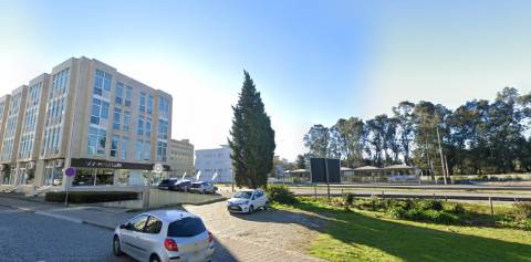 Espaço p/ Arrumos - ao Hospital S. João