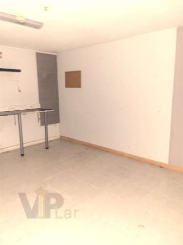 Loja c/ 180m² + Terraço - Circunvalação (H.S.João) - Porto