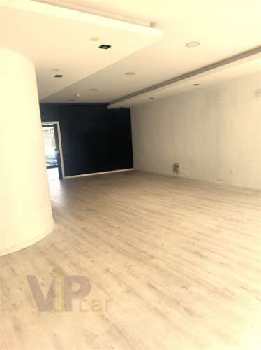 Loja c/ 180m² + Terraço - Circunvalação (H.S.João) - Porto