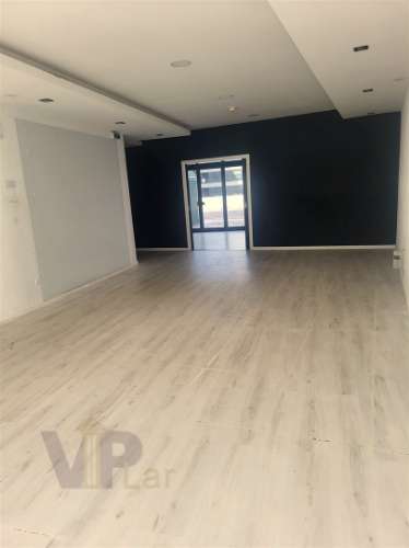 Loja c/ 180m² + Terraço - Circunvalação (H.S.João) - Porto