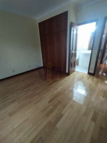 Andar de Moradia T3 c/ Terraço - Campanhã - Porto