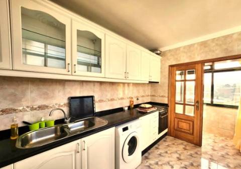 Andar de Moradia T3 c/ Terraço - Campanhã - Porto