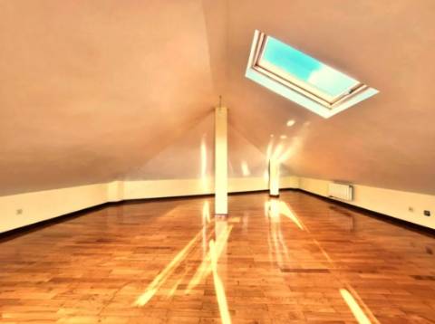 Andar de Moradia T3 c/ Terraço - Campanhã - Porto