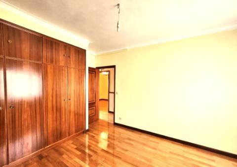 Andar de Moradia T3 c/ Terraço - Campanhã - Porto