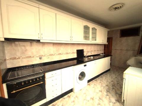 Andar de Moradia T3 c/ Terraço - Campanhã - Porto