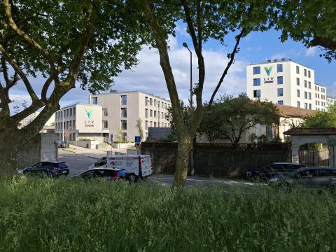 LOJA em Local Estratégico - PORTO - Próx. H.S. João, Circunvalação (Em funcionamento!)