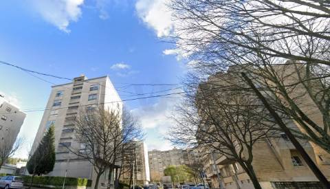 T3 c/ garagem BOX - Águas Santas