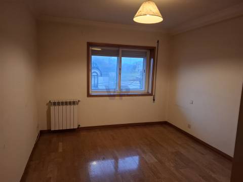 Apartamento T1+1 Venda em Rio Tinto,Gondomar