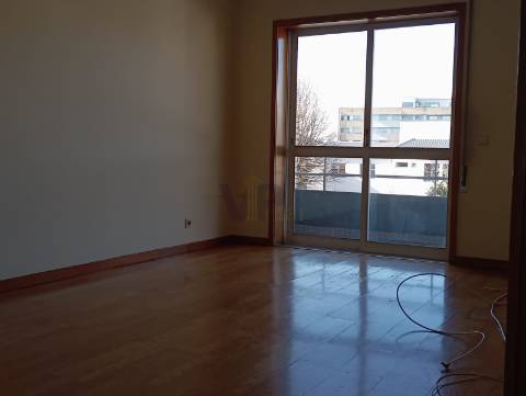 Apartamento T1+1 Venda em Rio Tinto,Gondomar