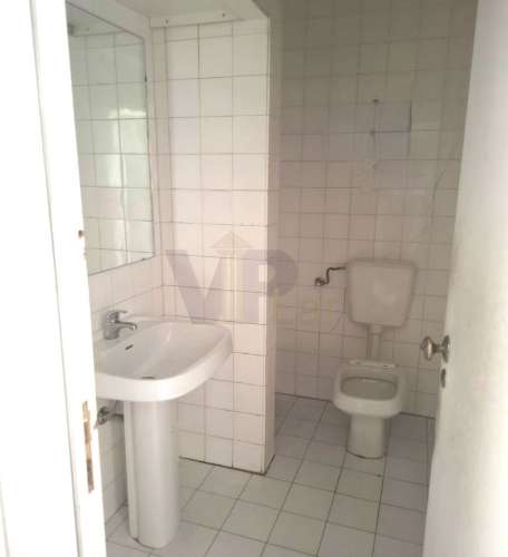 Loja - Escritório c/ 239m² - Circunvalação - à Areosa