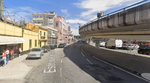 Loja - Escritório c/ 239m² - Circunvalação - à Areosa