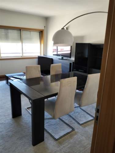 Excelente T3 - À Fernão de Magalhães e Faculdades - Paranhos