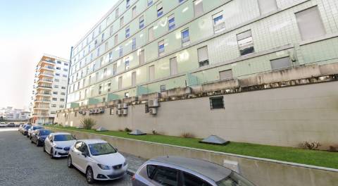 Lugar de garagem - Ao H. S. João / Circunvalação