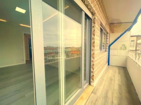 T3 c/ garagem e varanda, Totalmente Renovado - Ermesinde