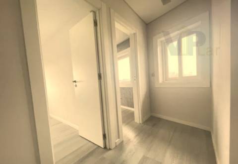 T3 c/ garagem e varanda, Totalmente Renovado - Ermesinde