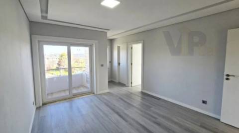 T3 c/ garagem e varanda, Totalmente Renovado - Ermesinde