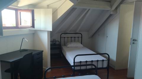 QUARTO c/ Ar Condicionado - Ao Amial - Paranhos