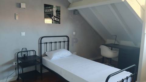 QUARTO c/ Ar Condicionado - Ao Amial - Paranhos