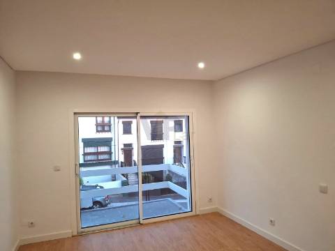 Moradia T4+ Escritório totalmente renovada - Pedra Verde