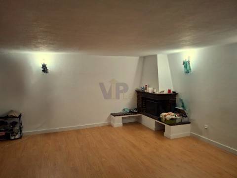 Moradia T4+ Escritório totalmente renovada - Pedra Verde