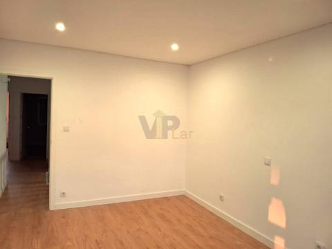 Moradia T4+ Escritório totalmente renovada - Pedra Verde