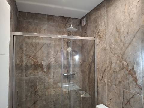 Moradia T4+ Escritório totalmente renovada - Pedra Verde