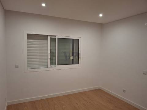 Moradia T4+ Escritório totalmente renovada - Pedra Verde