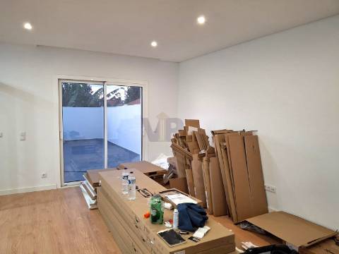 Moradia T4+ Escritório totalmente renovada - Pedra Verde