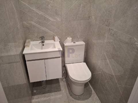 Moradia T4+ Escritório totalmente renovada - Pedra Verde