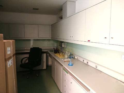 Loja + Escritórios c/ 425m² - Porto (à Circunvalação)