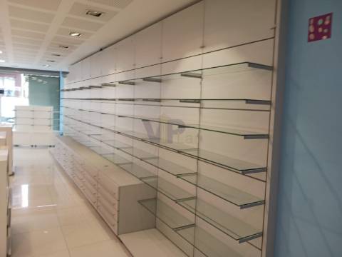 Loja + Escritórios c/ 425m² - Porto (à Circunvalação)