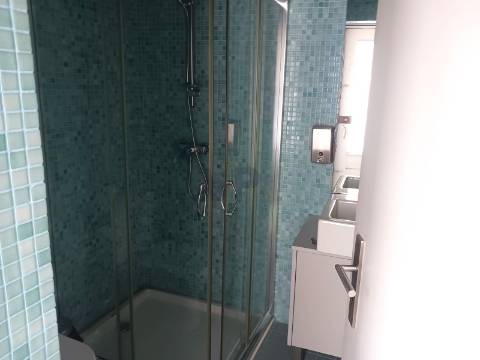 Loja + Escritórios c/ 425m² - Porto (à Circunvalação)