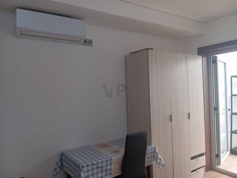 Estúdio c/ Terraço - Ao Polo Universitário - H.S. João