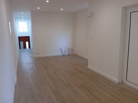 T2 Totalmente remodelado - S. Mamede Infesta (H.S.João)