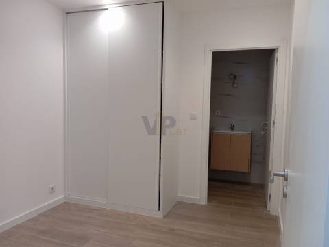 T2 Totalmente remodelado - S. Mamede Infesta (H.S.João)