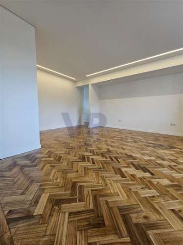 T4 Totalmente Renovado - Centro do Porto (Aliados / Bolhão)