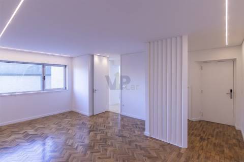 T4 Totalmente Renovado - Centro do Porto (Aliados / Bolhão)