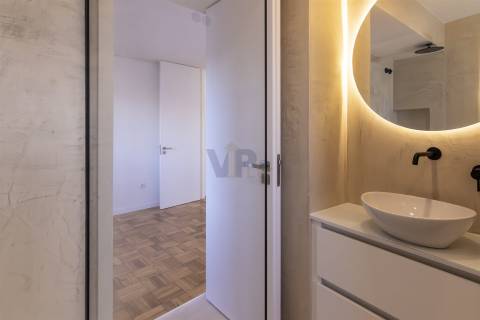 T4 Totalmente Renovado - Centro do Porto (Aliados / Bolhão)