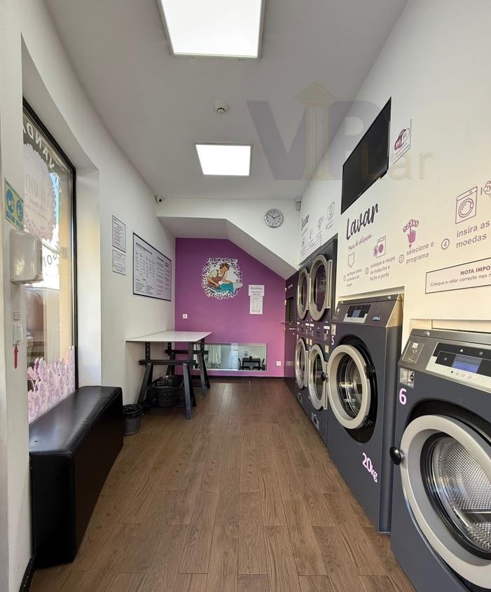 Trespasse de Lavandaria Self Service e Engomadoria - Amial (Porto) A Funcionar!