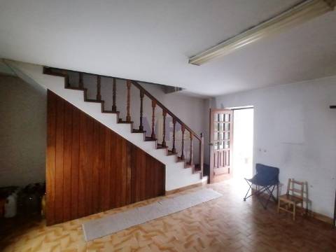 Quinta c/ Moradia T5 triplex - Roriz (Santo Tirso)