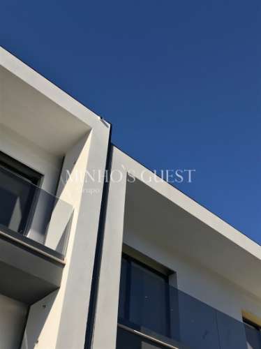 Moradia V3 Gaveto a 10min. do Centro de Braga