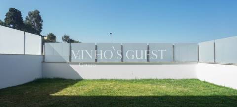 Moradia V3 Gaveto a 10min. do Centro de Braga