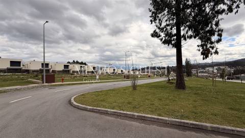Lote de Terreno p/ Moradia Individual - Braga