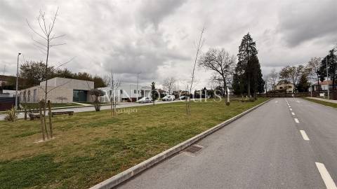 Lote de Terreno p/ Moradia Individual - Braga