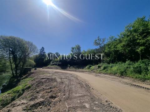 Terreno Rústico junto a nova Ecovia, Rio Ave - Brito, Guimarães