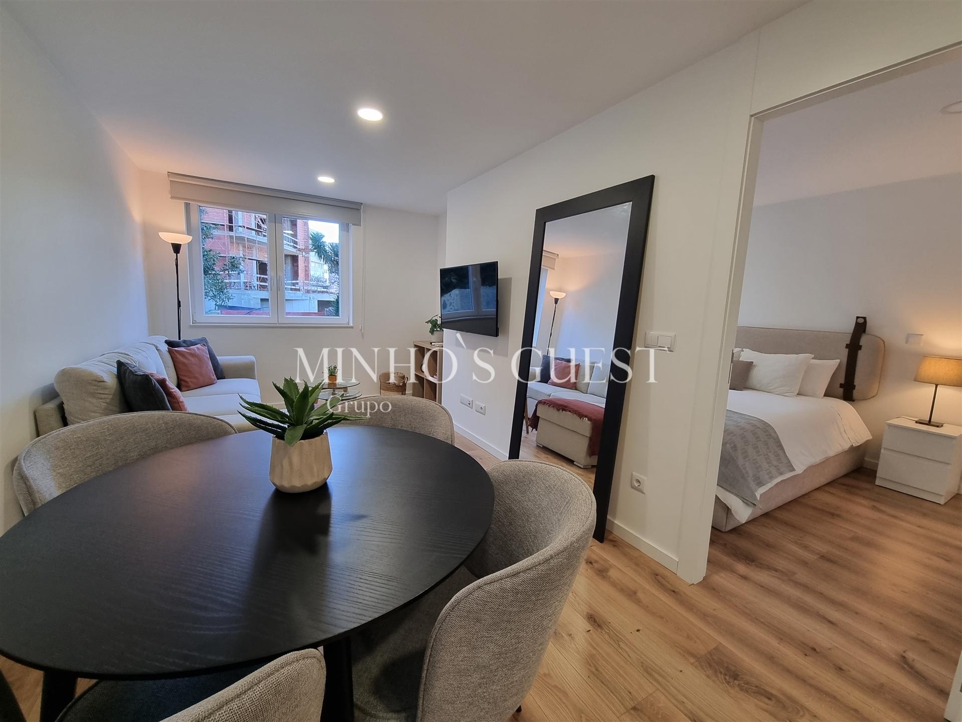 Apartamento T1 c/ terraço privativo (60m2) - Pronto habitar