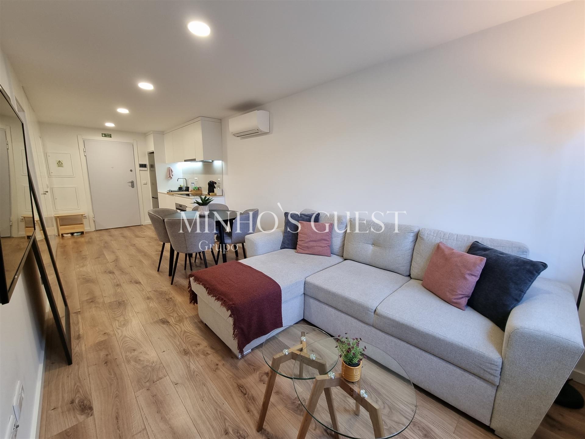 Apartamento T1 c/ terraço privativo (60m2) - Pronto habitar