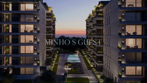 Apartamento T4 em Condomínio Fechado c/ Piscina